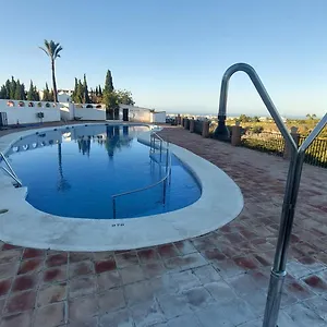 En Urb. Residencial 2 4 Per. Nerja